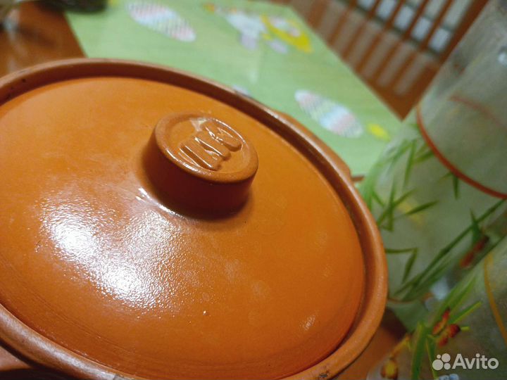 Глиняный горшок
