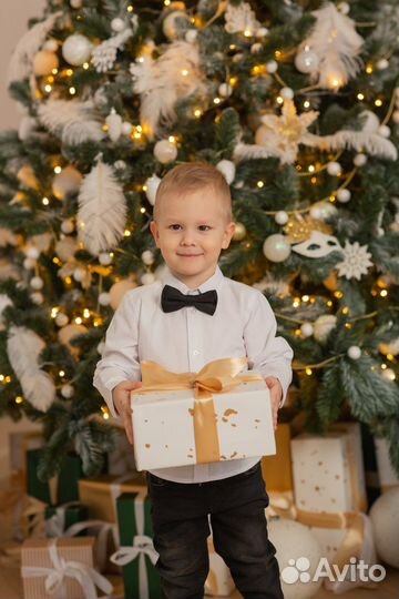 Рубашка белая, бабочка, джинсы для мальчика