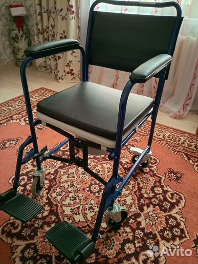 Кресло-коляска с санитарным оснащением