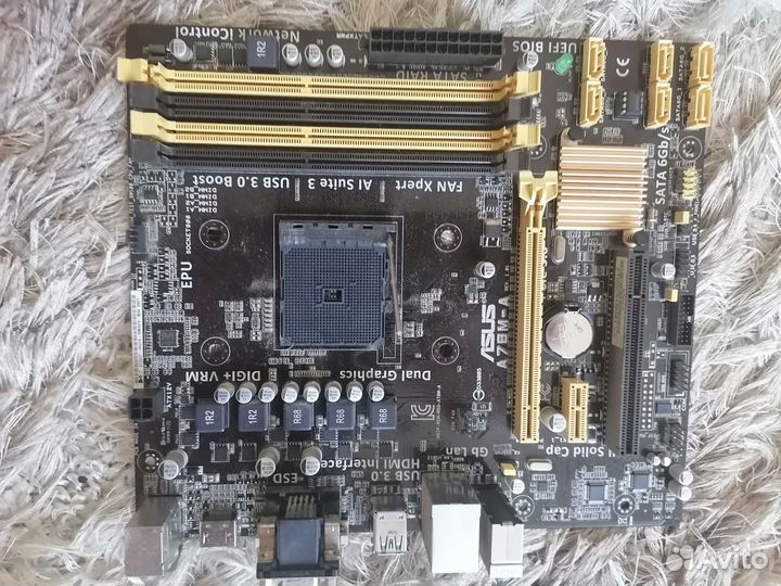 Материнская плата с процессором