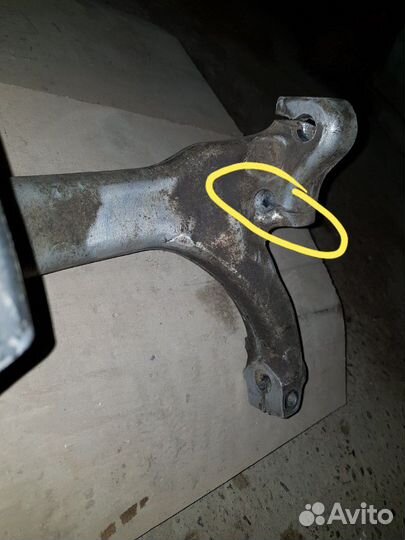 Кулак поворотный Audi A4 b6 b7 8e