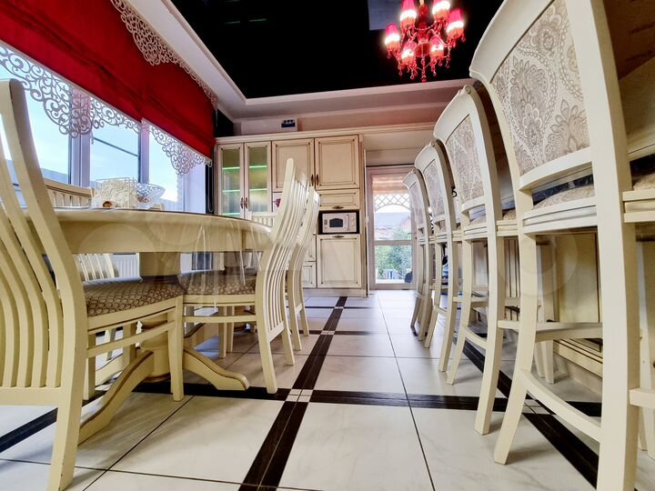 Дом 210 м² на участке 8,6 сот.