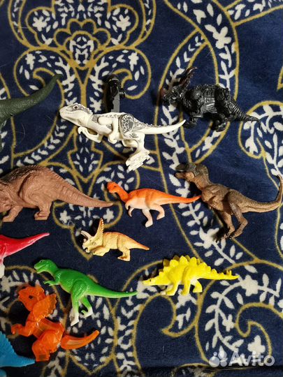 Динозавры фигурки и цеплялки. Большой набор 20 шт