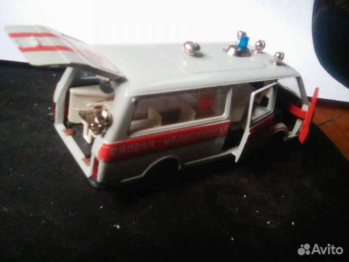 Модель раф-М 22031 (скорая помощь)