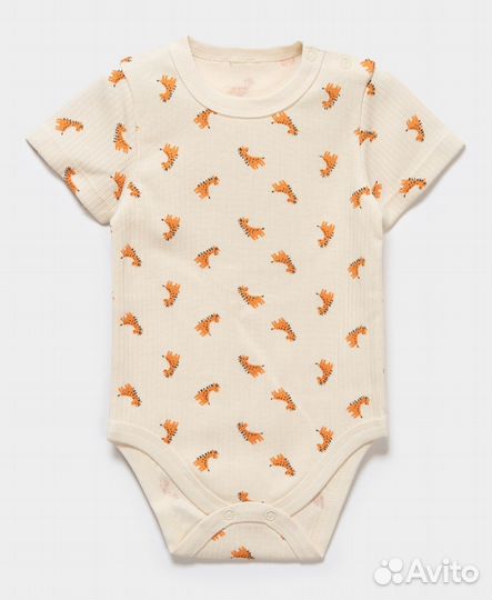 Новый комплект (боди и шортики)