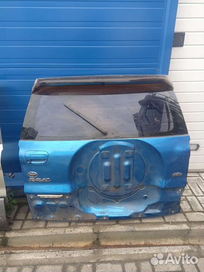 Крышка багажника Тойота Рав 4 00-06