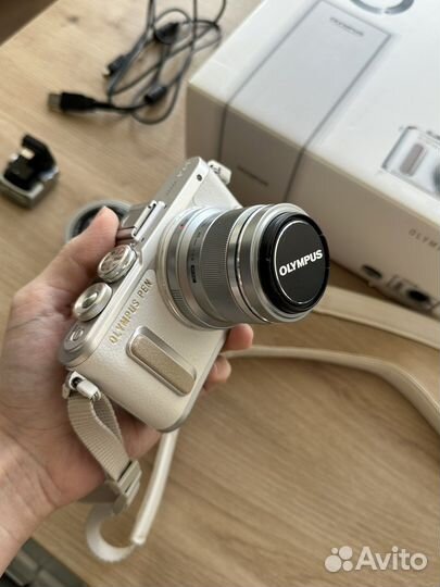 Olympus pen e pl8 + 2 объектива (кит и портрет)