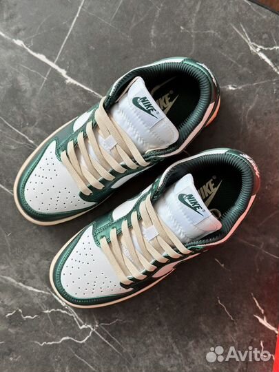 Nike Dunk Low Vintage Green