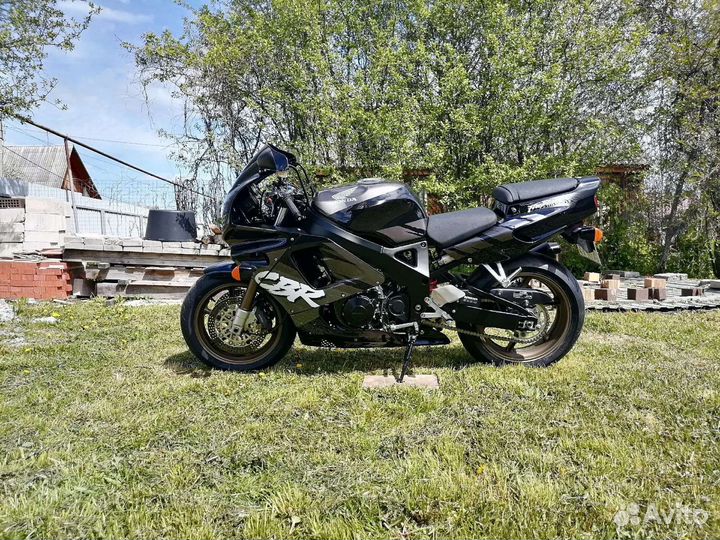 Хонда CBR 900rr