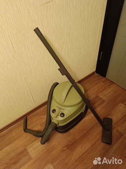 Пылесос Philips Triathlon 1400