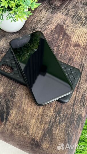 iPhone Xs, 64 ГБ
