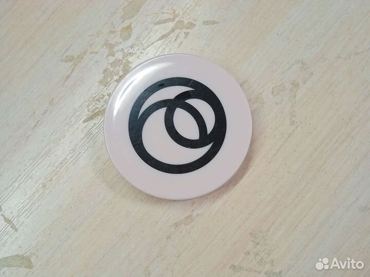 Круглая коробка для мелких вещей