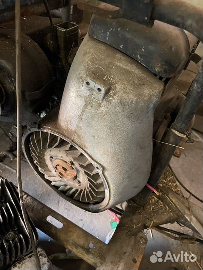 Муравей двигатель и рабочий диностартер