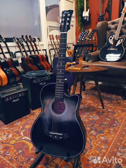 Акустическая гитара