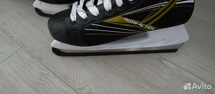Коньки хоккейные 42 размер