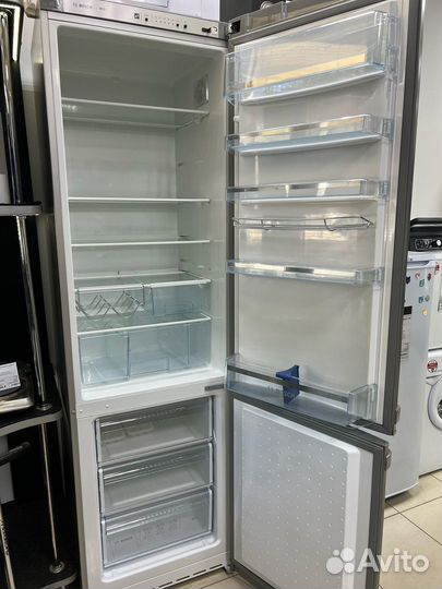 Холодильник Bosch KGV39Z45