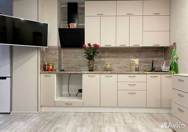 Кухонный гарнитур угловой в потолок