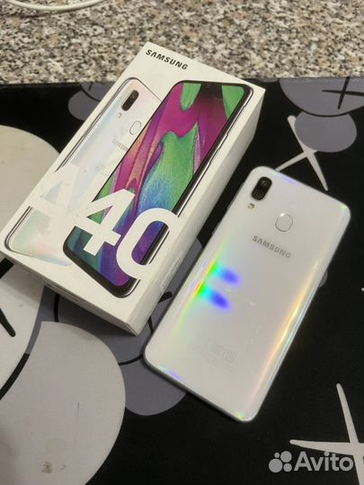 Samsung Galaxy A40, 4/64 ГБ