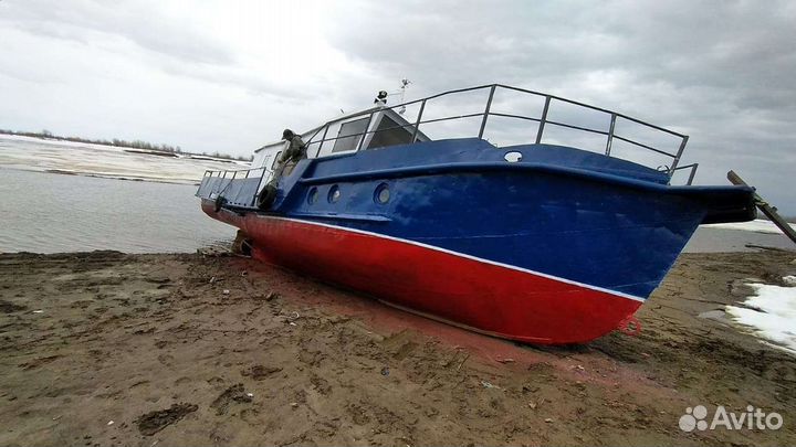 Катер килевой, с двигателем мтз 80