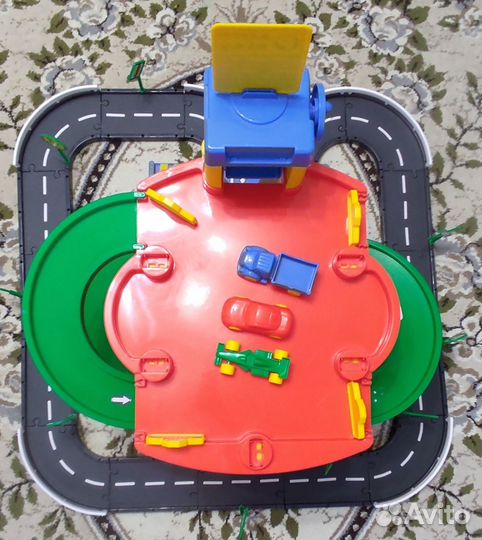 Парковка 5 - уровневая дорогой и 3 авто