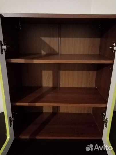 Кухонный навесной шкаф