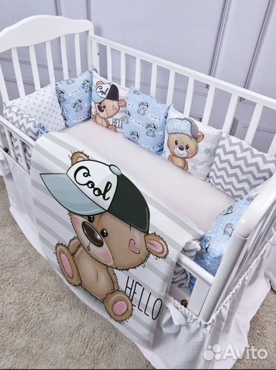 Бортики в кроватку + одеяло новые