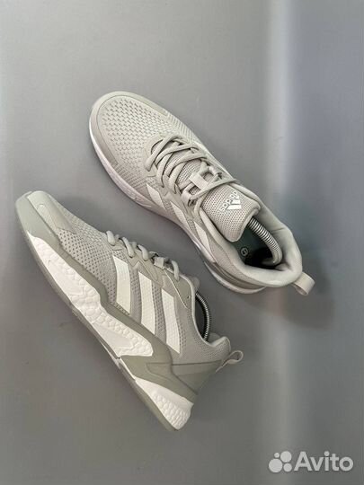 Кроссовки adidas 44