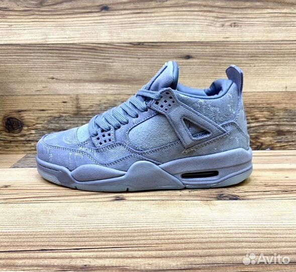Nike air jordan 4 retro kaws