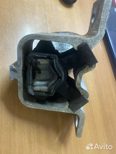 Опора двигателя LADA Largus бу оригинал