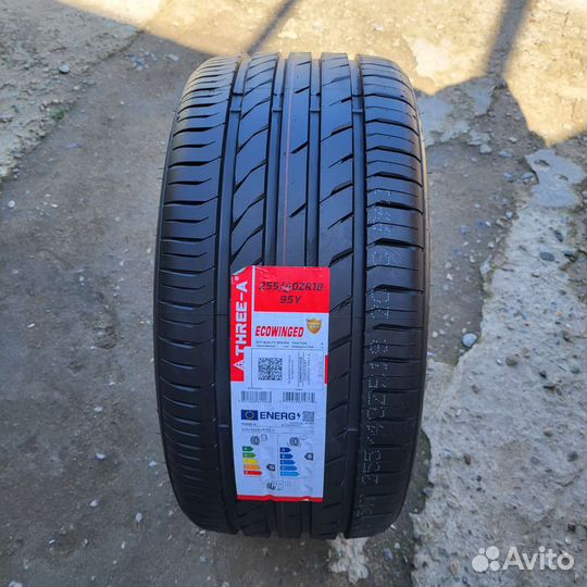 Three-A Ecowinged 235/40 R18 95Y