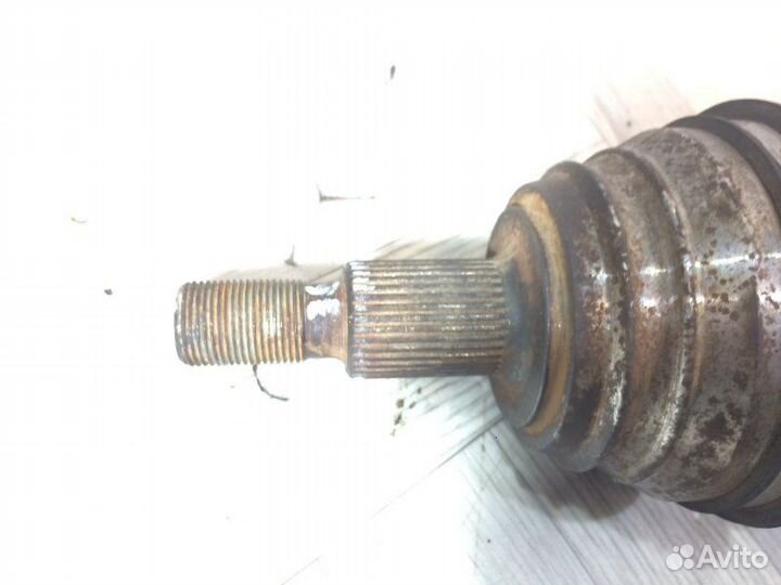 Привод полуось шрус передний правый Skoda Octavia
