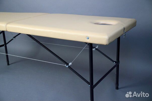 Массажный стол с вырезом и регулировкой высоты