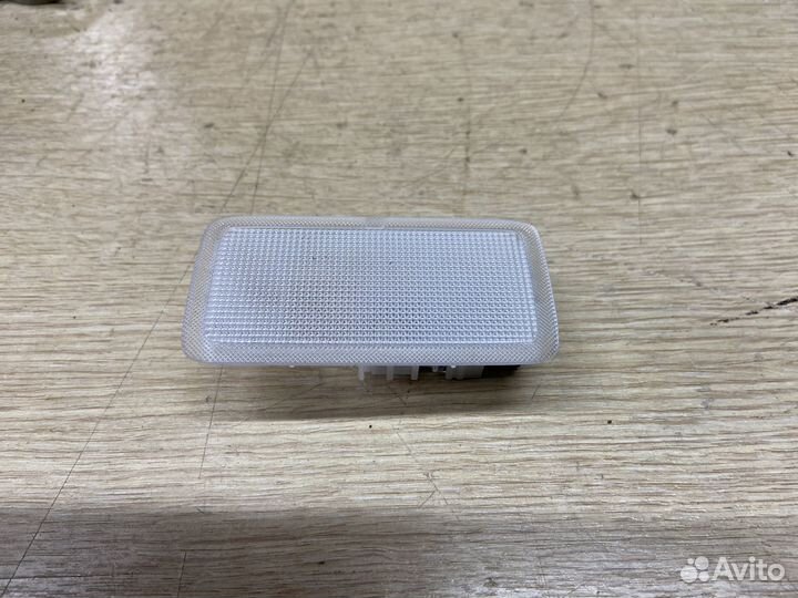 Плафон освещения козырька Toyota Camry 75