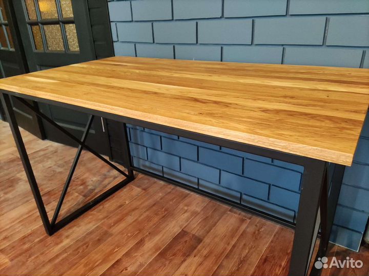 Компьютерный стол из дуба