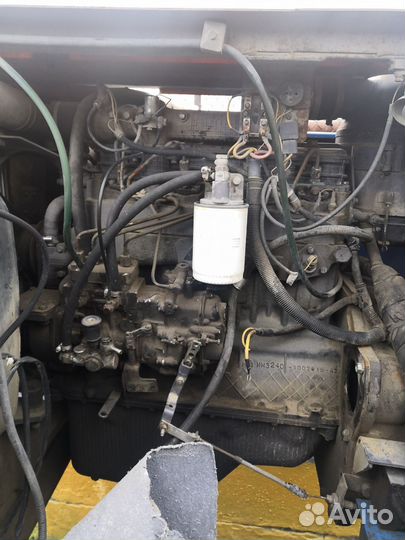 Двигатель д240