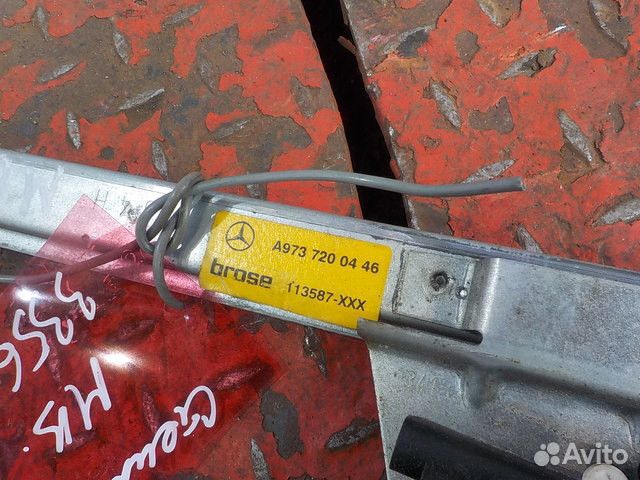 Стеклоподъемник правый Mercedes-Benz Axor Atego