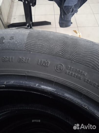 Continental ContiPremiumContact 5 225/60 R17 99V