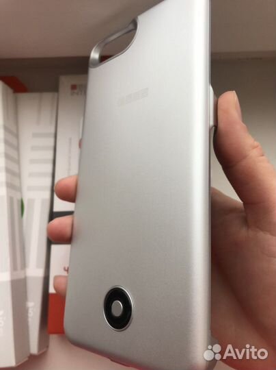 Чехол-аккумулятор на iPhone