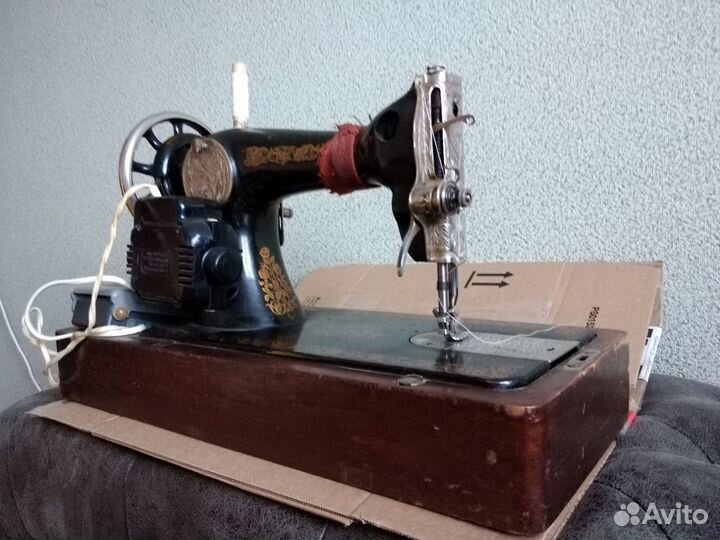 Швейная машина с электроприводом