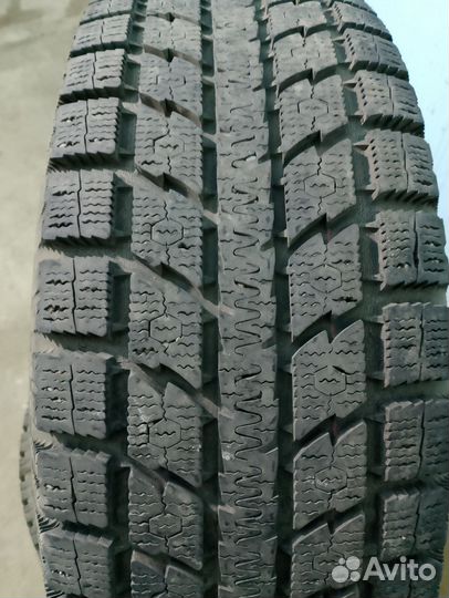 Toyo Observe GSi-5 245/70 R16