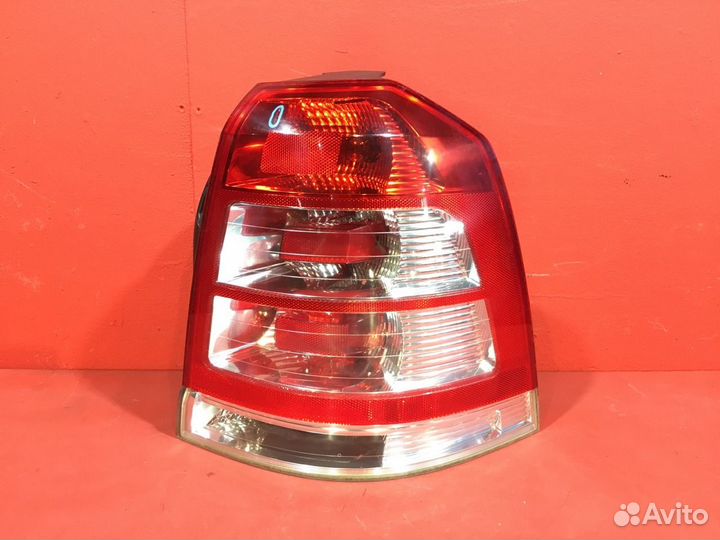 Фонарь задний правый Opel Zafira B минивэн A16XER