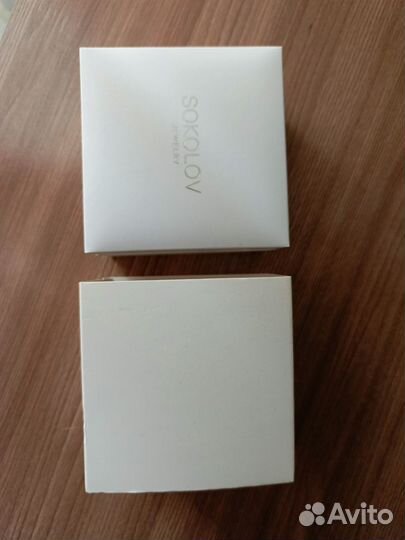 Золотые серьги с черным агатом