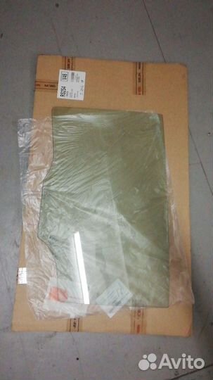 Стекло задней левой двери Спортаж 2010-2014