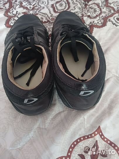 Кроссовки женские