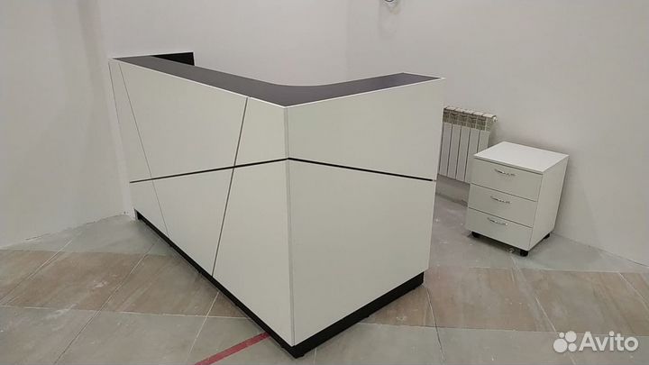 Стойка ресепшн