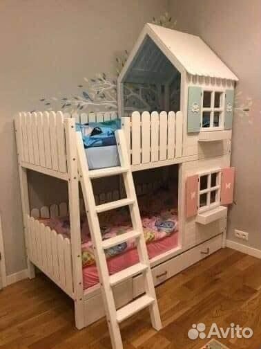 Кровать двухьярусная десткая. Домик чердак