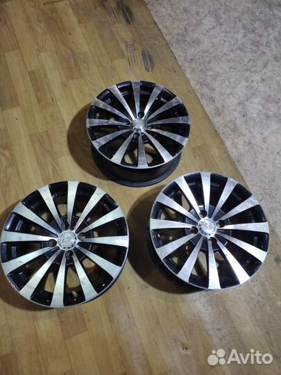 Автомобильные диски r15