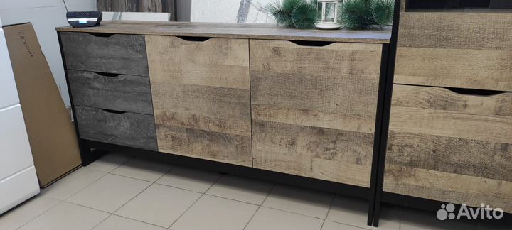 Гостиная под тв, лофт стиль, в наличии