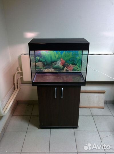Аквариум 90 свет, биофильтр, тумба, фон