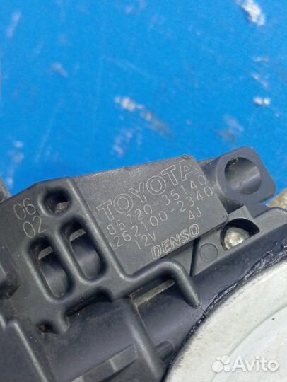 Задний правый стеклоподъемник Toyota Camry 40